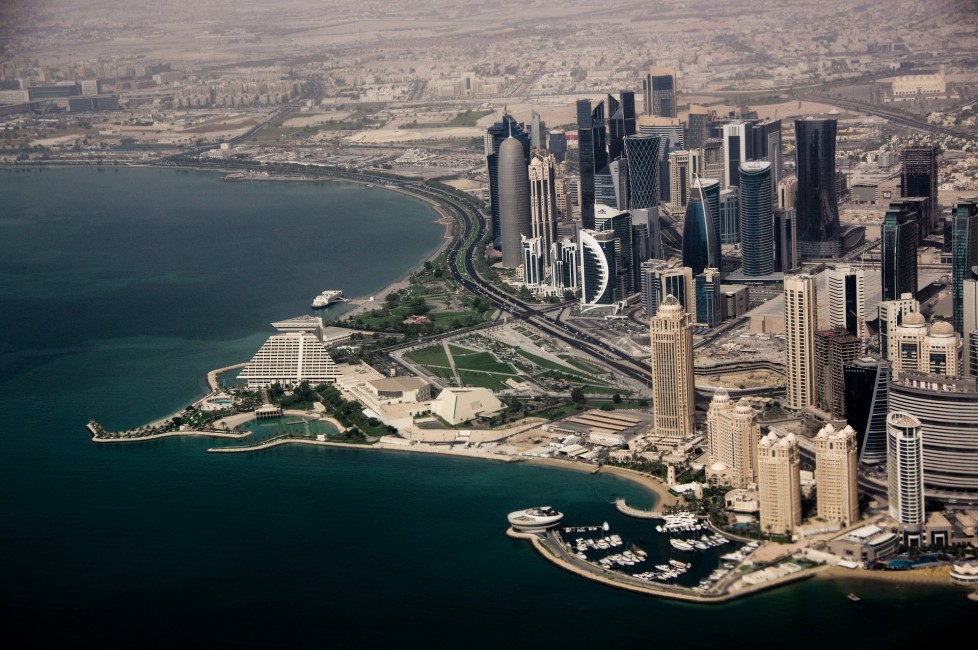 panorama Dubaju, wieżowce oraz morze 